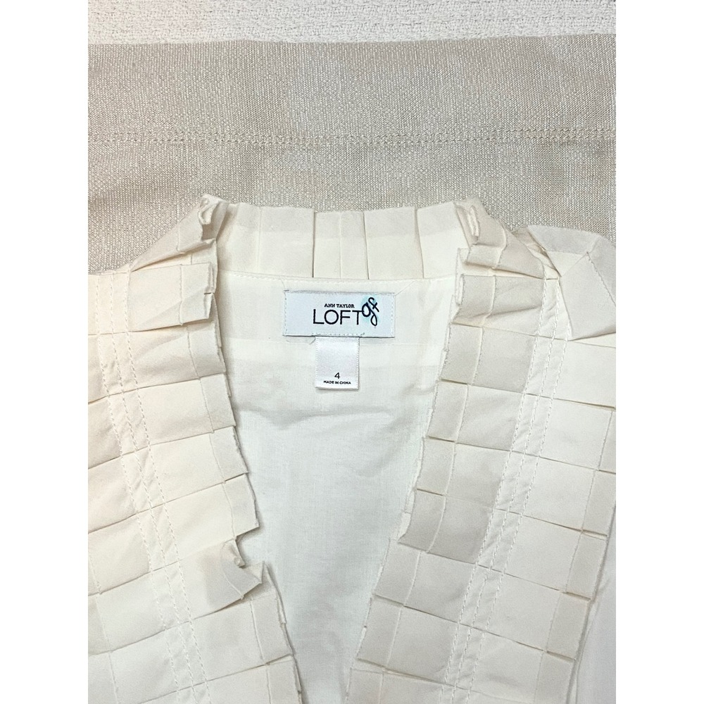 Ann Taylor Loft White Champagne Metallic Ruffle V-Neck Sheath Dress Size 4 - Picture 4 of 5